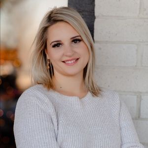 Meet your Posher, Dana